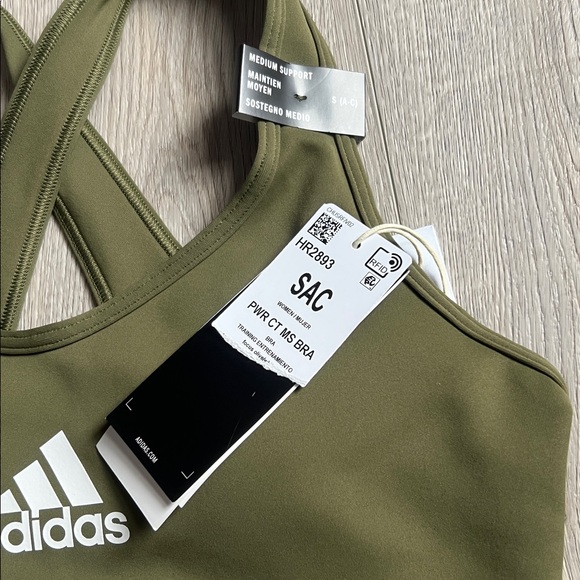 NWT Adidas Green Performance Criss Cross Back Sports Bra Size Small A-C Cup - Picture 2 of 5
